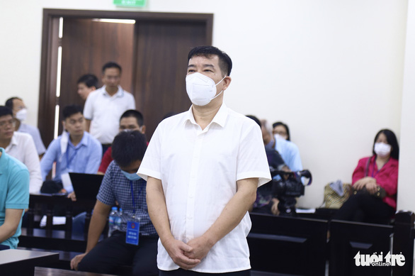Cựu trưởng Công an quận Tây Hồ Phùng Anh Lê bị đề nghị 9-10 năm tù - Ảnh 1.