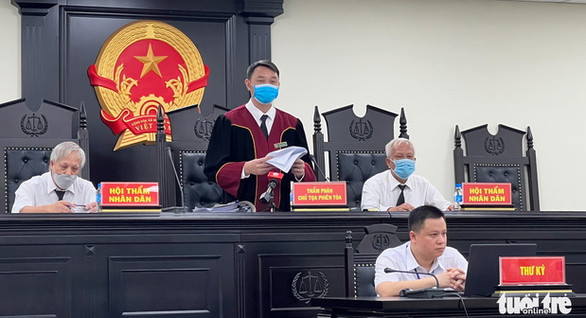 Cựu trưởng Công an quận Tây Hồ Phùng Anh Lê lãnh 7 năm 6 tháng tù tội nhận hối lộ - Ảnh 3.