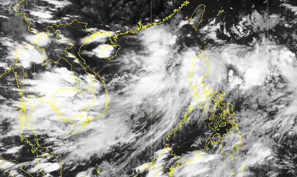 Vùng áp thấp trên Biển Đông gây mưa dông diện rộng, gió giật cấp 7-8 - Ảnh 1.