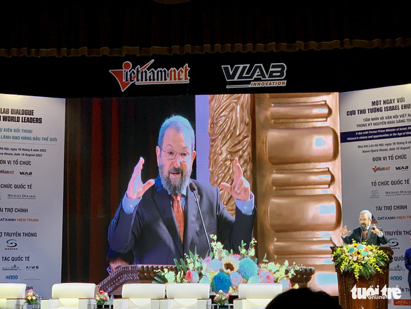 Đến Việt Nam, cựu thủ tướng Ehud Barak tiết lộ cách Israel chọn người tài - Ảnh 1.