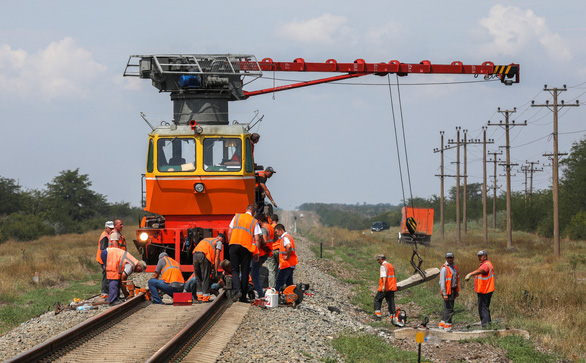 Lực lượng Ukraine đẩy mạnh chiến lược đánh du kích ở các khu vực do Nga kiểm soát - Ảnh 2.