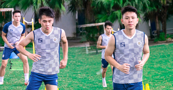 CLB Hà Nội đưa ‘ngôi sao’ U23 Việt Nam về đá hạng nhất, mượn trung vệ từ Quảng Nam - Ảnh 1.