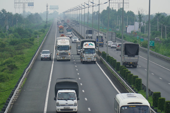 Cao tốc TP.HCM - Trung Lương có tốc độ trung bình 60 - 70km/h - Ảnh 1.