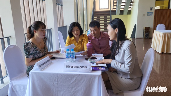 Chủ công ty du lịch phải vay cá nhân để trả lương nhân viên, chờ hồi phục - Ảnh 1. Chủ công ty du lịch phải vay cá nhân để trả lương nhân viên, chờ hồi phục - Ảnh 1.