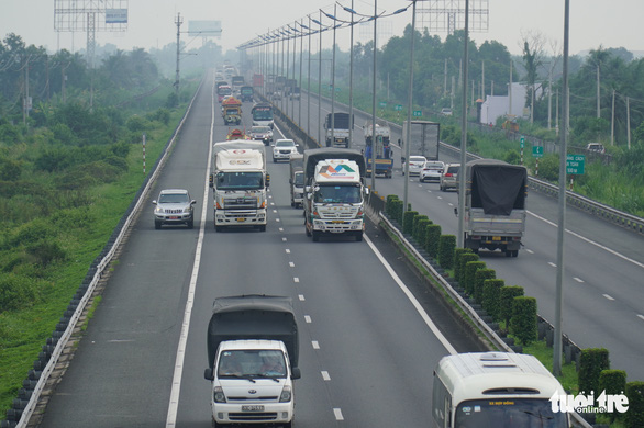 Cao tốc TP.HCM - Trung Lương có tốc độ trung bình 60 - 70km/h - Ảnh 1.