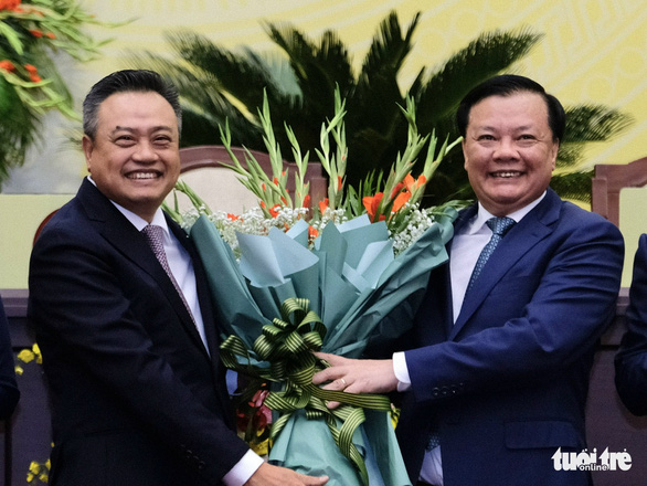 Cán bộ Hà Nội sẽ được bí thư Thành ủy và chủ tịch TP đánh giá, xếp loại hằng tháng - Ảnh 1.