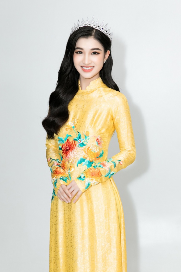 Top 3 Miss World Vietnam 2022 khoe sắc với áo dài - Ảnh 4. Top 3 Miss World Vietnam 2022 khoe sắc với áo dài - Ảnh 4.