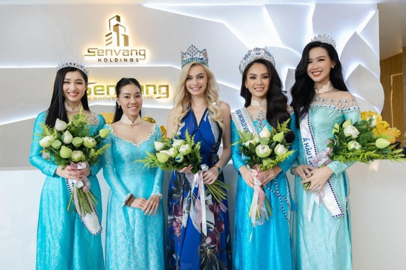 Top 3 Miss World Vietnam 2022 khoe sắc với áo dài - Ảnh 5. Top 3 Miss World Vietnam 2022 khoe sắc với áo dài - Ảnh 5.