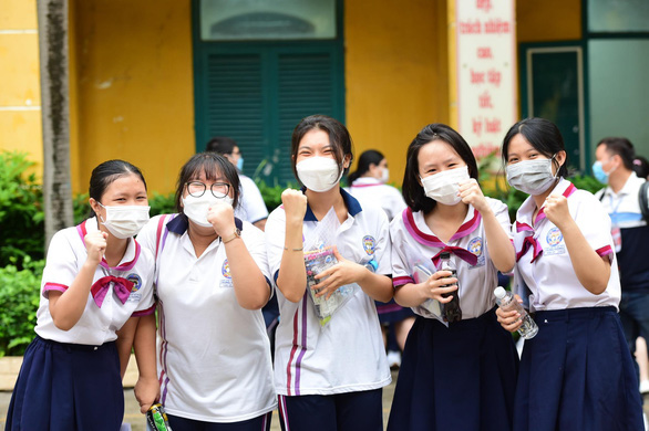 5 trường đại học Sài Gòn, Luật, Tôn Đức Thắng, Ngoại ngữ tin học, Văn Hiến công bố điểm sàn - Ảnh 1.