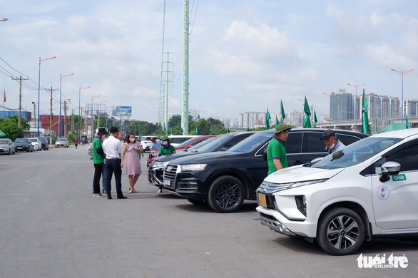 Ngày thứ 2 thu phí không dừng tại TP.HCM: Các trạm ổn định, cao tốc ùn nhẹ - Ảnh 7.