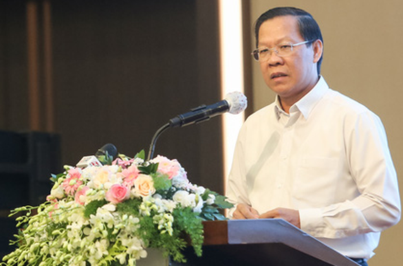 Chủ tịch UBND TP.HCM Phan Văn Mãi nói về vấn đề ‘lộn xộn’ tại sân bay Tân Sơn Nhất - Ảnh 1.