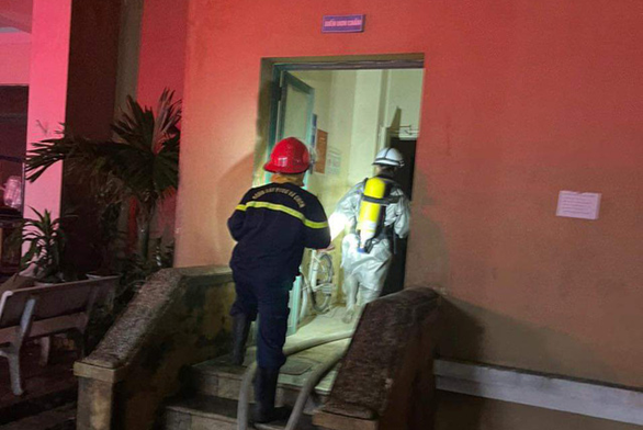 Cháy chung cư ở Hà Nội, 15 người thoát nạn - Ảnh 2.