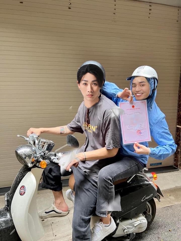 Ảnh vui sao Việt 22-8: BB Trần - Hải Triều ‘cosplay’ Diệu Nhi - Anh Tú - Ảnh 1. Ảnh vui sao Việt 22-8: BB Trần - Hải Triều ‘cosplay’ Diệu Nhi - Anh Tú - Ảnh 1.