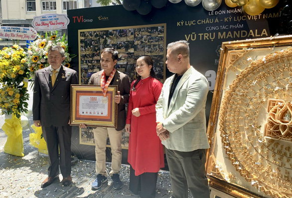 Tác phẩm tăm giang ‘Vũ trụ Mandala’ xác lập kỷ lục Việt Nam và kỷ lục châu Á - Ảnh 3.