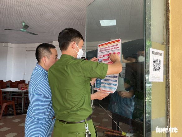 Một quận ở Hà Nội lập tổ xe ôm miễn phí đưa khách nhậu say về nhà - Ảnh 2.