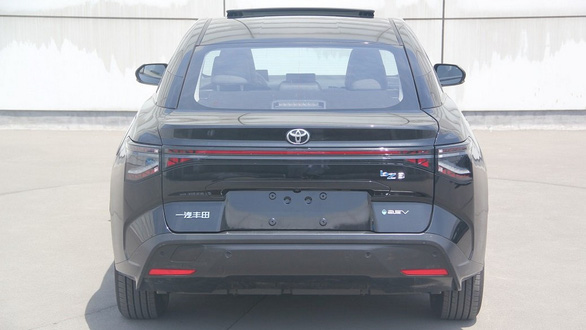 ‘Corolla chạy điện’ Toyota bZ3 lộ thêm thông tin: Vỏ Nhật, lõi Trung Quốc - Ảnh 6.