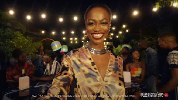 Nigeria cấm công ty quảng cáo thuê người mẫu da trắng - Ảnh 1.