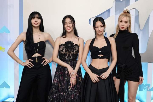 Lisa Blackpink trở thành nghệ sĩ solo K-pop đầu tiên thắng giải VMAs - Ảnh 1. Lisa Blackpink trở thành nghệ sĩ solo K-pop đầu tiên thắng giải VMAs - Ảnh 1.