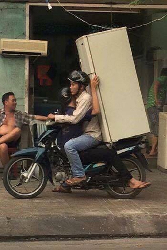 Chở hàng như làm xiếc của các bác tài Việt (P2) - Ảnh 8. Chở hàng như làm xiếc của các bác tài Việt (P2) - Ảnh 8.