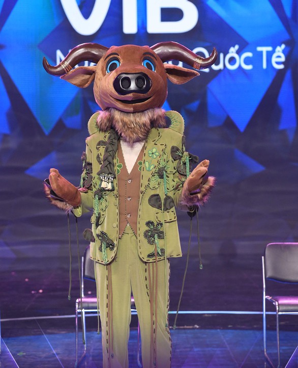 Loạt mascot hóa thân cầu kỳ gây sốt ở Ca sĩ mặt nạ phiên bản Việt - Ảnh 5. Loạt mascot hóa thân cầu kỳ gây sốt ở Ca sĩ mặt nạ phiên bản Việt - Ảnh 5.
