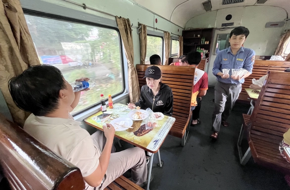 Du lịch TP.HCM - Biên Hòa bằng tàu hỏa - Ảnh 1. Du lịch TP.HCM - Biên Hòa bằng tàu hỏa - Ảnh 1.