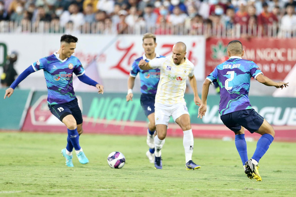 Bình Định - CLB Hà Nội (hiệp 2) 0-1: Tuấn Hải ghi bàn mở tỉ số - Ảnh 1.