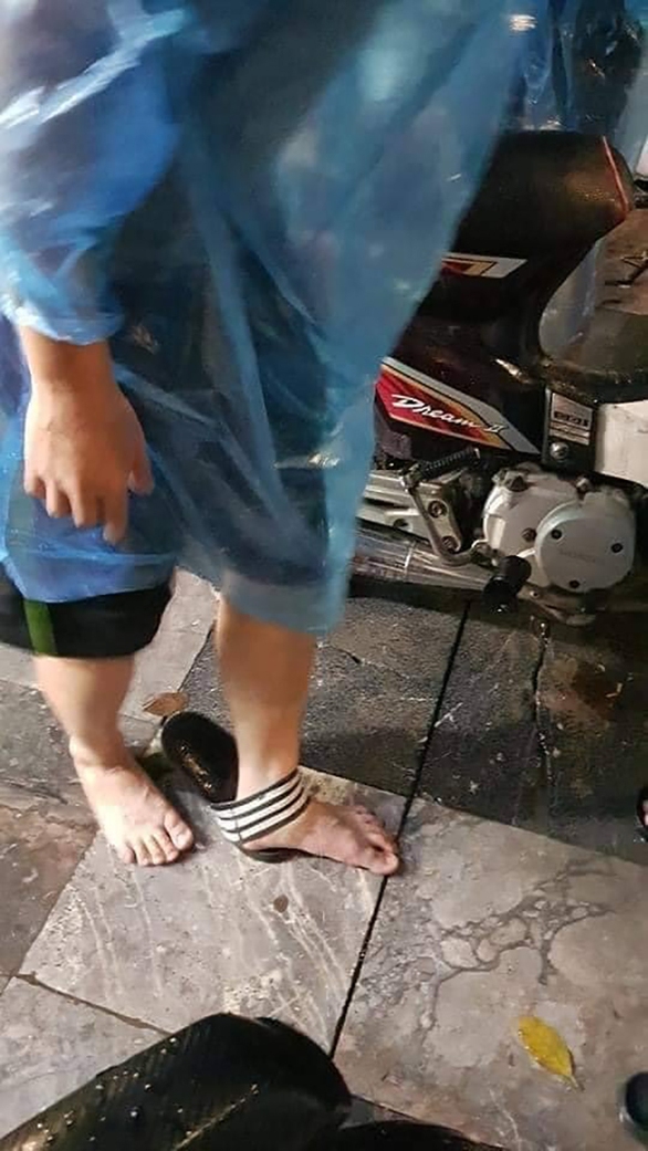 Ảnh vui 6-8: Xe ôm gia truyền đời thứ 18 - Ảnh 2. Ảnh vui 6-8: Xe ôm gia truyền đời thứ 18 - Ảnh 2.
