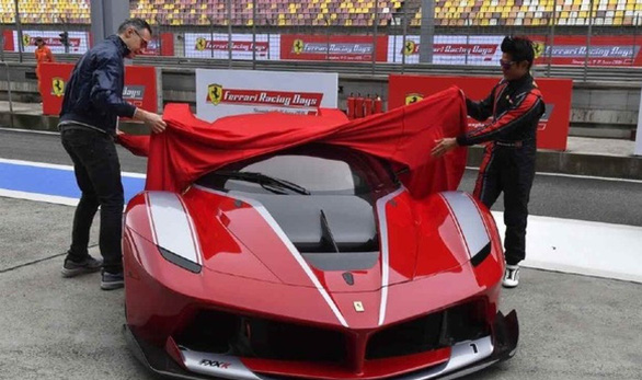 Lóa mắt với bộ sưu tập siêu xe toàn Ferrari, Lamborghini của Quách Phú Thành - Ảnh 14.