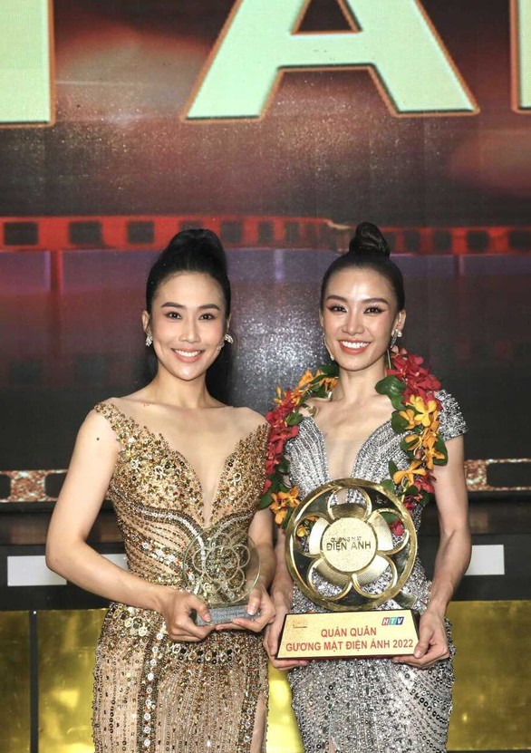 Tân quán quân Gương mặt điện ảnh Tú Tri cười toe khi vừa đăng quang đã có vai diễn liền tay - Ảnh 2. Tân quán quân Gương mặt điện ảnh Tú Tri cười toe khi vừa đăng quang đã có vai diễn liền tay - Ảnh 2.
