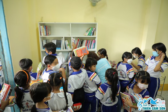 Trần Anh Group- Trao tặng thư viện sách cho trẻ em khó khăn tại huyện Tịnh Biên - Ảnh 2. Trần Anh Group- Trao tặng thư viện sách cho trẻ em khó khăn tại huyện Tịnh Biên - Ảnh 2.