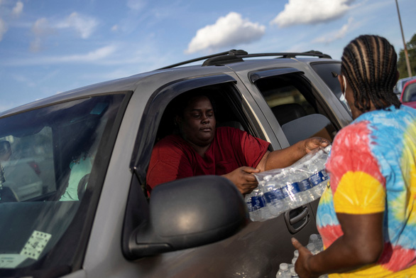 Tổng thống Biden hỗ trợ thành phố 3 ngày không có nước uống tại Mississippi - Ảnh 5.