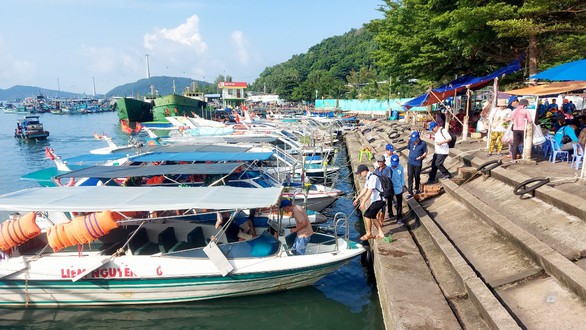 Ngày đầu kỳ nghỉ lễ 2-9, khách đến Phú Quốc chưa nhiều - Ảnh 1. Ngày đầu kỳ nghỉ lễ 2-9, khách đến Phú Quốc chưa nhiều - Ảnh 1.