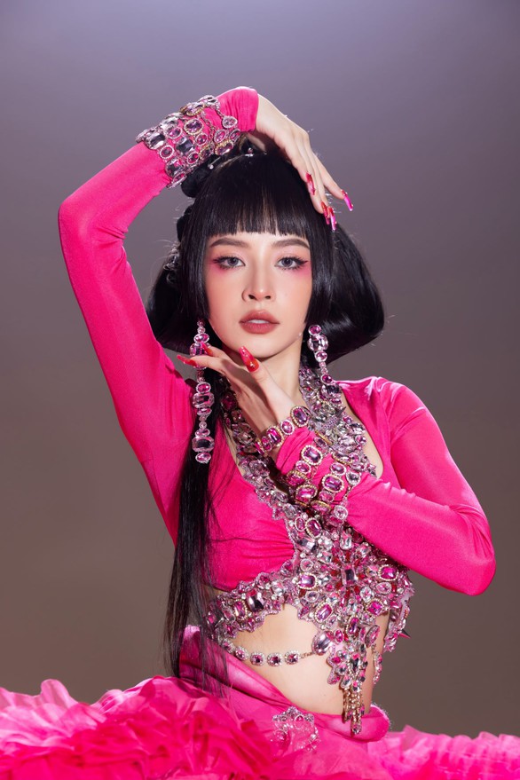 Hứa Kim Tuyền không thấy ca từ của ca khúc Sashimi dung tục, chỉ là tả thực chuyện ăn uống mà thôi - Ảnh 4. Hứa Kim Tuyền không thấy ca từ của ca khúc Sashimi dung tục, chỉ là tả thực chuyện ăn uống mà thôi - Ảnh 4.