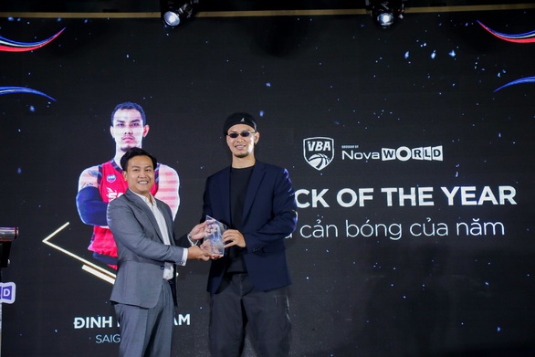 Loạt sao bóng rổ rinh giải tại VBA Awards 2022 - Ảnh 3. Loạt sao bóng rổ rinh giải tại VBA Awards 2022 - Ảnh 3.