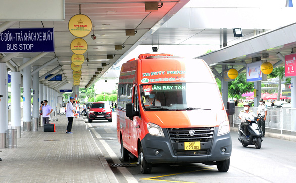 Thêm một tuyến xe buýt, liệu đủ gỡ tắc sân bay Tân Sơn Nhất? - Ảnh 2.