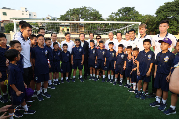Được bầu Hiển hỗ trợ, Bắc Giang đặt mục tiêu tham dự Giải bóng đá hạng ba từ năm 2025 - Ảnh 2.
