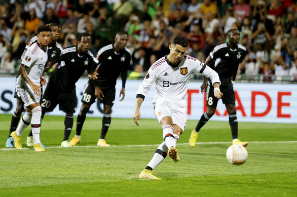 Ronaldo lần đầu nổ súng tại Europa League giúp Man Utd giành chiến thắng - Ảnh 1.