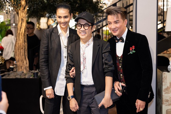 Dàn sao thứ dữ nhảy nhót tưng bừng cùng Đàm Vĩnh Hưng - Ảnh 7. Dàn sao thứ dữ nhảy nhót tưng bừng cùng Đàm Vĩnh Hưng - Ảnh 7.