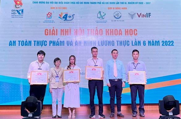 Sinh viên ĐH Duy Tân giành giải Nhì về an toàn thực phẩm và an ninh lương thực - Ảnh 1.