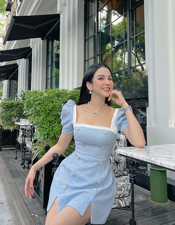 Ảnh vui sao Việt 21-9: Đàm Vĩnh Hưng trổ tài cắt tóc vì nhớ nghề - Ảnh 2. Ảnh vui sao Việt 21-9: Đàm Vĩnh Hưng trổ tài cắt tóc vì nhớ nghề - Ảnh 2.