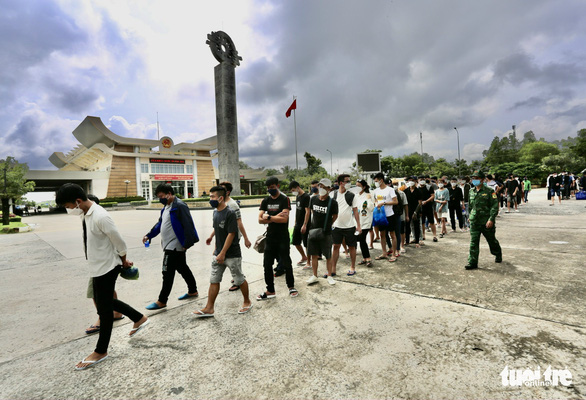 71 lao động Việt Nam tháo chạy khỏi casino ở Campuchia đã về nước - Ảnh 3.