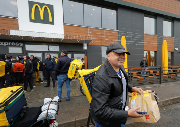 Tin thế giới 21-9: McDonalds trở lại Kiev; Indonesia dành hơn 6 tỉ USD đảm bảo lương thực - Ảnh 1.