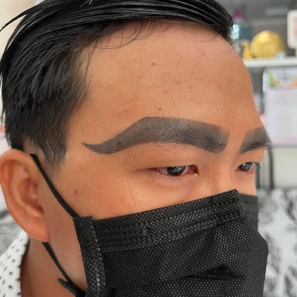 Chị em khóc thét khi đặt niềm tin nhầm thợ xăm lông mày - Ảnh 2. Chị em khóc thét khi đặt niềm tin nhầm thợ xăm lông mày - Ảnh 2.