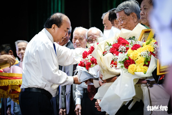 Chủ tịch nước gặp mặt các cựu binh kỷ niệm 70 năm chiến thắng Đồn Nhất - Hải Vân Quan - Ảnh 1.