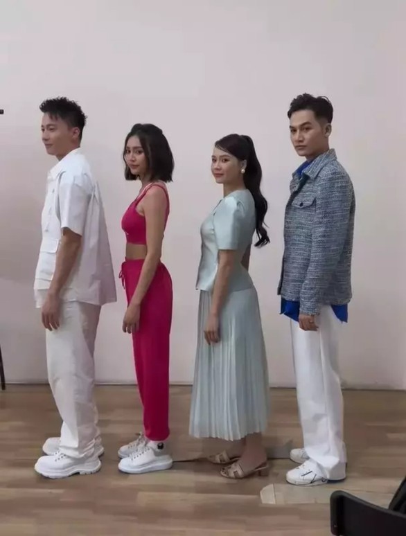 Loạt ảnh chứng minh Sam là ‘nấm lùn đáng yêu’ nhất nhì Vbiz - Ảnh 7. Loạt ảnh chứng minh Sam là ‘nấm lùn đáng yêu’ nhất nhì Vbiz - Ảnh 7.