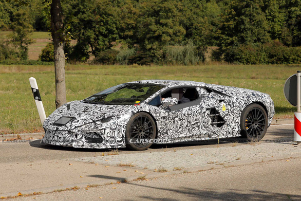 ‘Hậu duệ’ Lamborghini Aventador gặp trục trặc khi đang thử nghiệm - Ảnh 2.