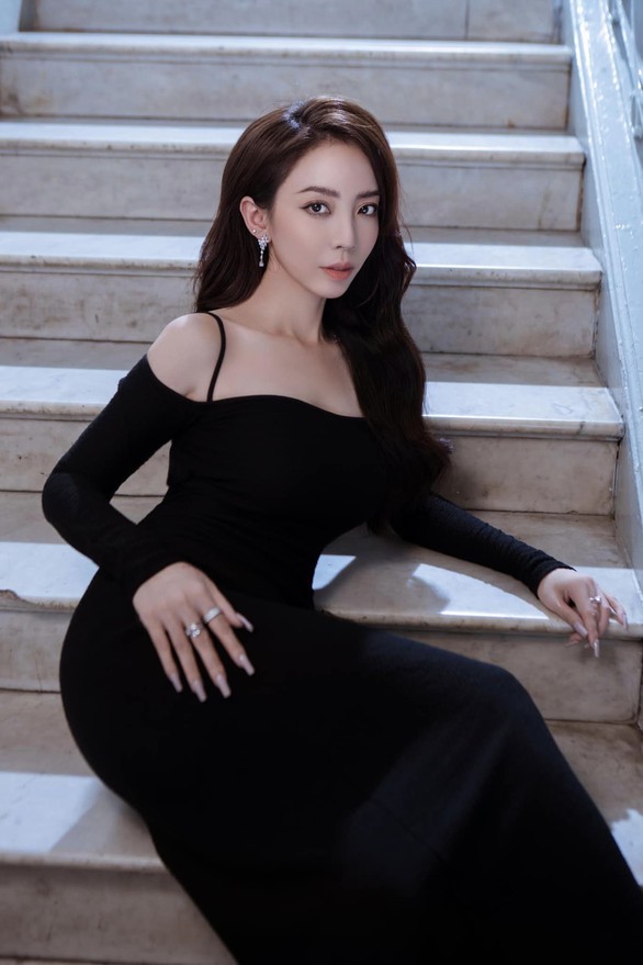 Tung ảnh mừng sinh nhật mà sao Thu Trang giống Sam thế này! - Ảnh 2. Tung ảnh mừng sinh nhật mà sao Thu Trang giống Sam thế này! - Ảnh 2.