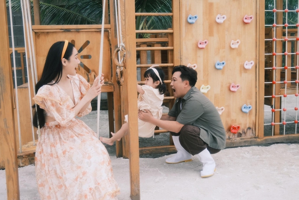 Nhã Phương - Trường Giang khoe ảnh ngọt ngào, kỷ niệm 4 năm ngày cưới - Ảnh 6. Nhã Phương - Trường Giang khoe ảnh ngọt ngào, kỷ niệm 4 năm ngày cưới - Ảnh 6.