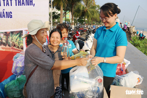 Năm 2023, toàn thành phố Đà Nẵng tiến hành phân loại rác - Ảnh 1.