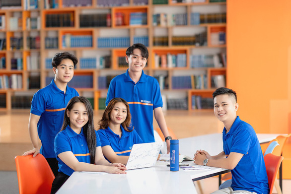 Sinh viên đã tốt nghiệp Greenwich Việt Nam được học tập miễn phí trên Coursera - Ảnh 2.